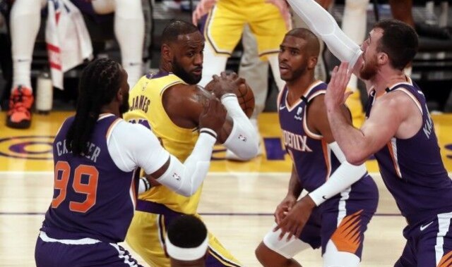  爱德华兹三分如雨森林狼浇灭湖人